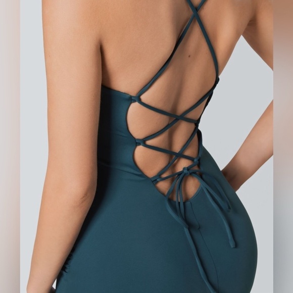 Halara Softlyzero™ Airy Crossover Ruched Backless Lace Up Back With Side Split - Picture 3 of 7